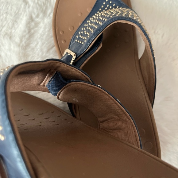 VIONIC Studded Navy Sandals - Picture 6 of 10